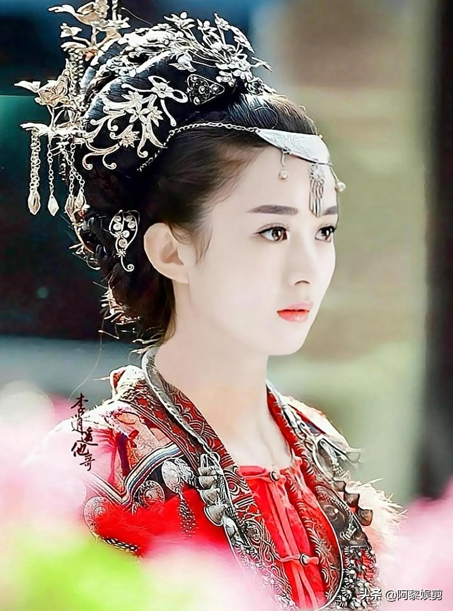 赵丽颖vs迪丽热巴新娘妆，谁更胜一筹？