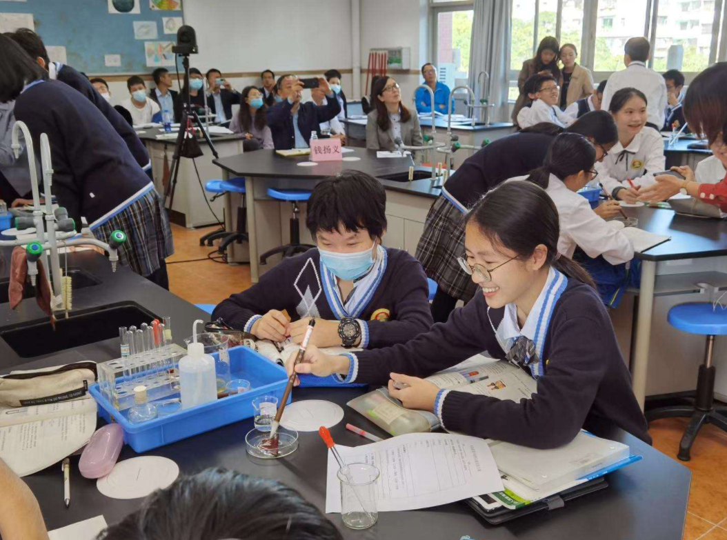 高中生用化学元素写春联，学渣看了不认识，难道这就是学霸的世界
