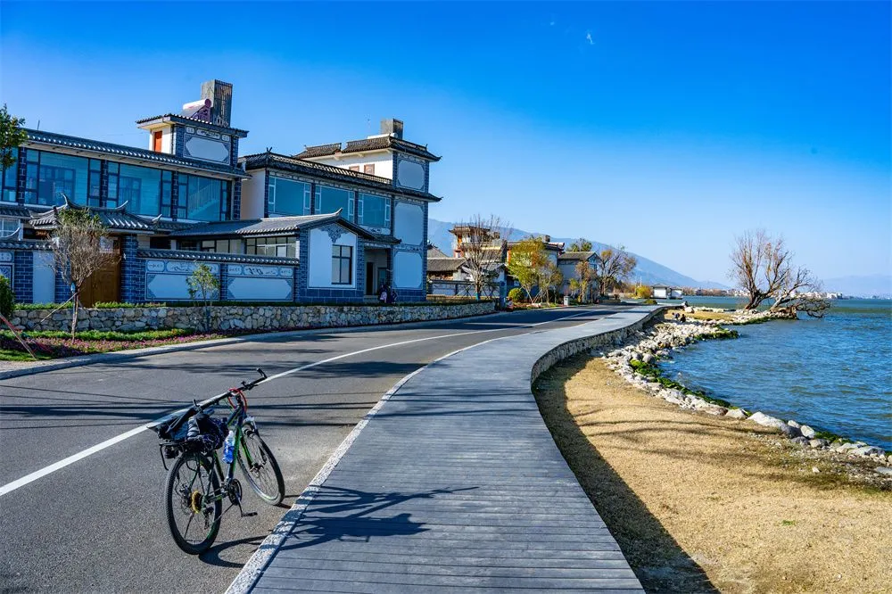 做自在如风的"少年"自由骑行大理古城游客服务中心大理火车站出站口