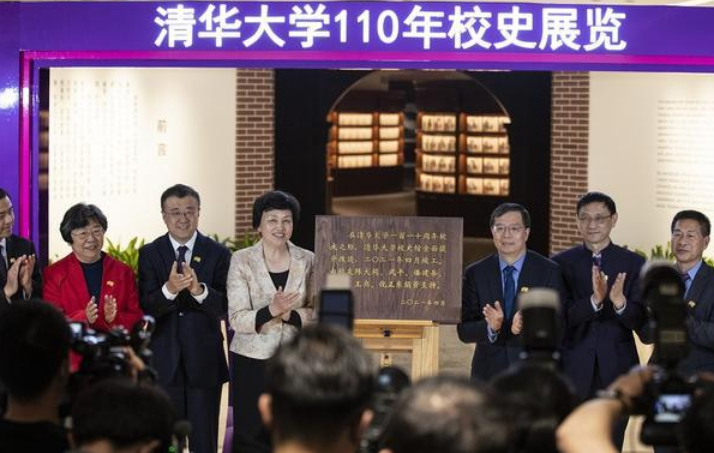 清华的校园设施有多好？男朋友去学校接女友，参观完瞬间不想走