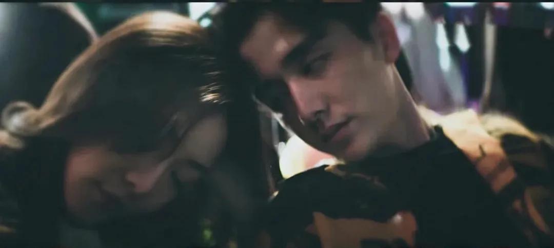 明明是悬疑剧，却被年下姐狗cp拿捏了