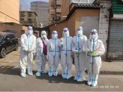 柔肩大白扛重担 巾帼一线绽芳华——记河北工程大学附院核酸采集抗疫突击队医疗服务部“女兵们”