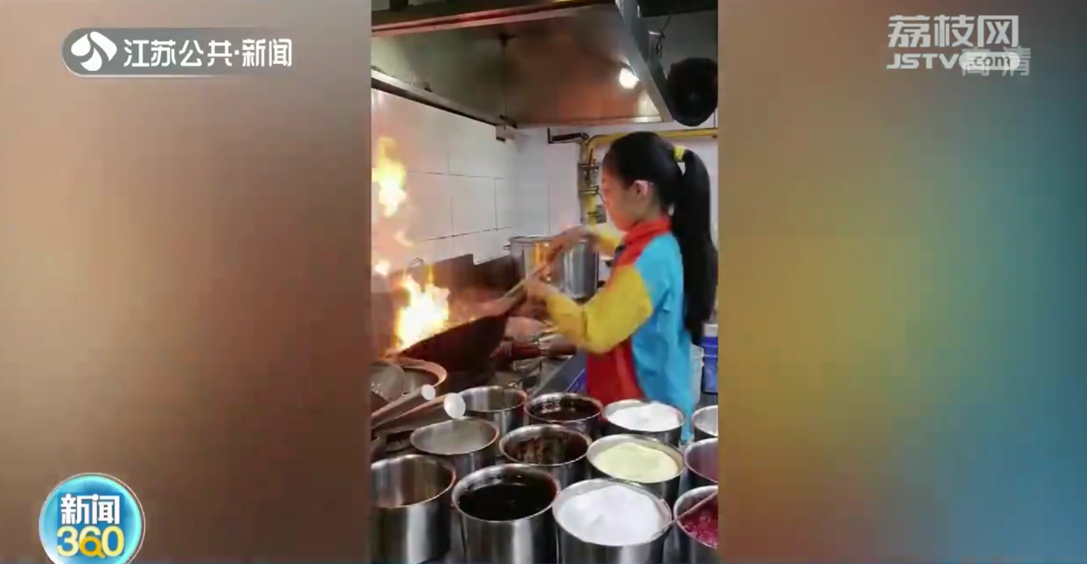 无锡十岁姑娘会做五六十道家常菜 厨师爹不让玩手机：学炒菜不好吗？