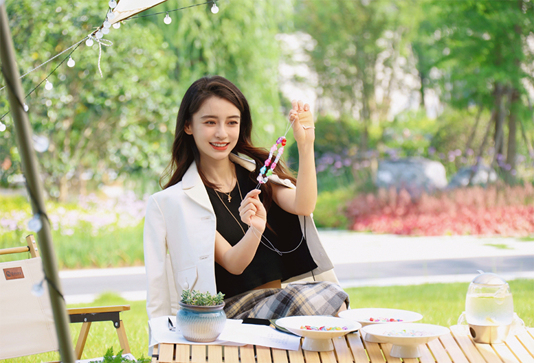 baby七月行程图曝光：2个综艺、3本杂志、2个广告，好期待