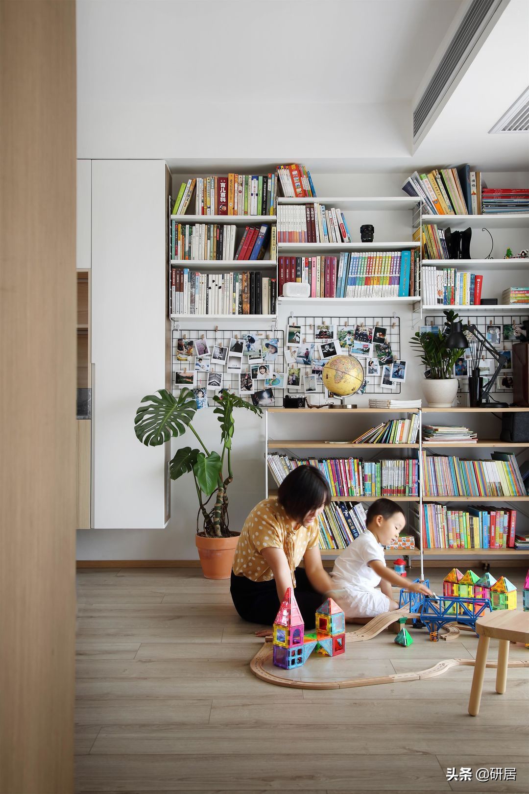 幼儿建筑师装修记：客厅环绕式布局，网友：果然专业的就是不一样