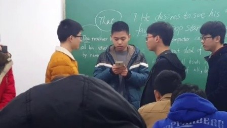 班主任邀请学生参加婚礼，光礼金就收了3万，最后结果你想到没？