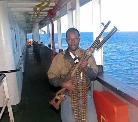 高薪兼职“索马里海盗”：日薪200美刀