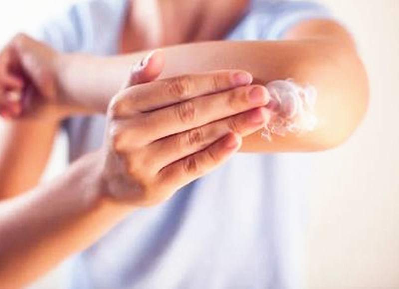 扶他林软膏哪个牌子好(关节疼痛,不想吃药,扶他林软膏到底管用吗,什么