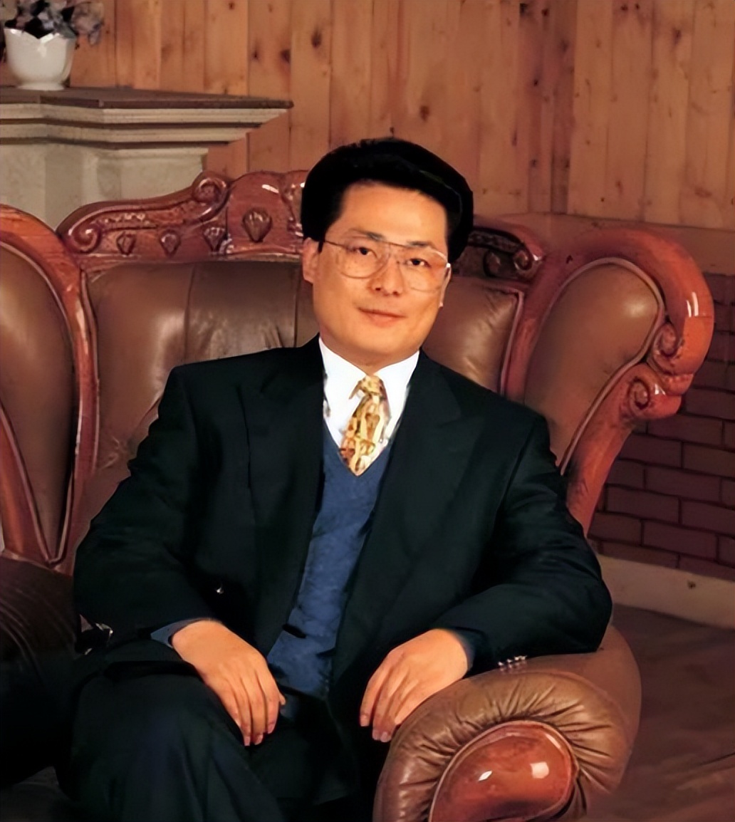 06年被判死刑的亿万富豪袁宝璟,向国家捐献495亿,结局如何?