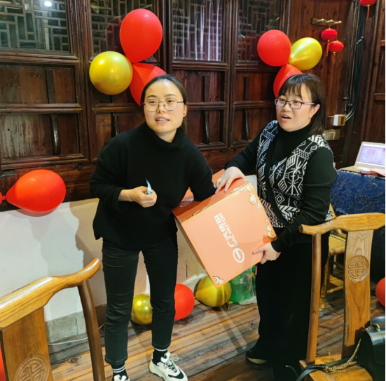 逆风飞扬，共赢未来