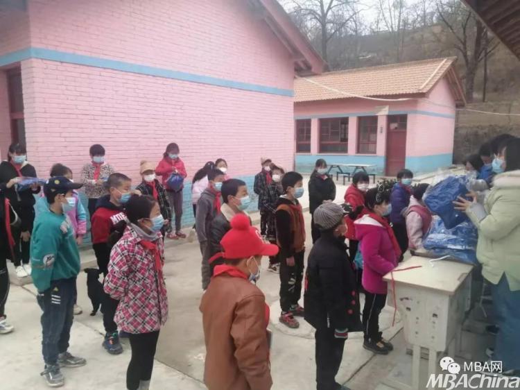 辛巴内部信表示将把用户体验干到极致，西南交大MBA公益大事记