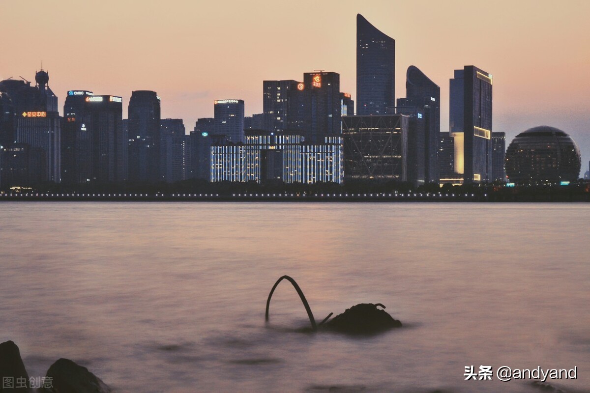 浙江超过山东，上海险胜江苏，2021年综合经济实力18强省市情况