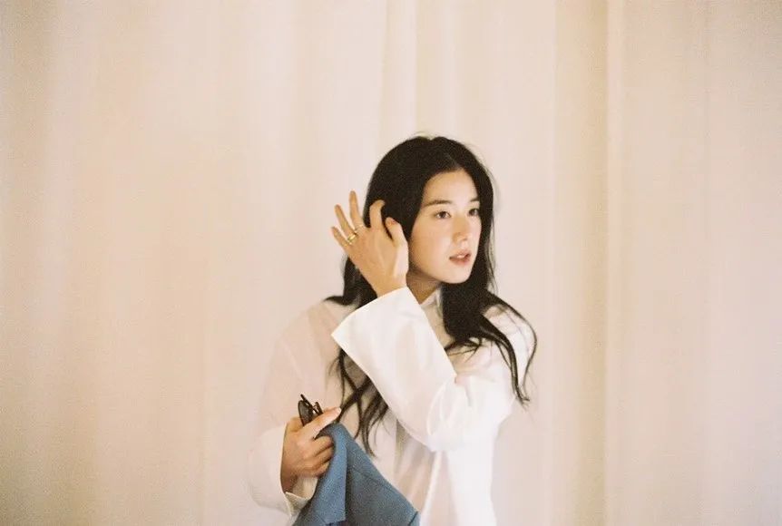 看完《安娜》才知道，不会被讨厌的脸长这样