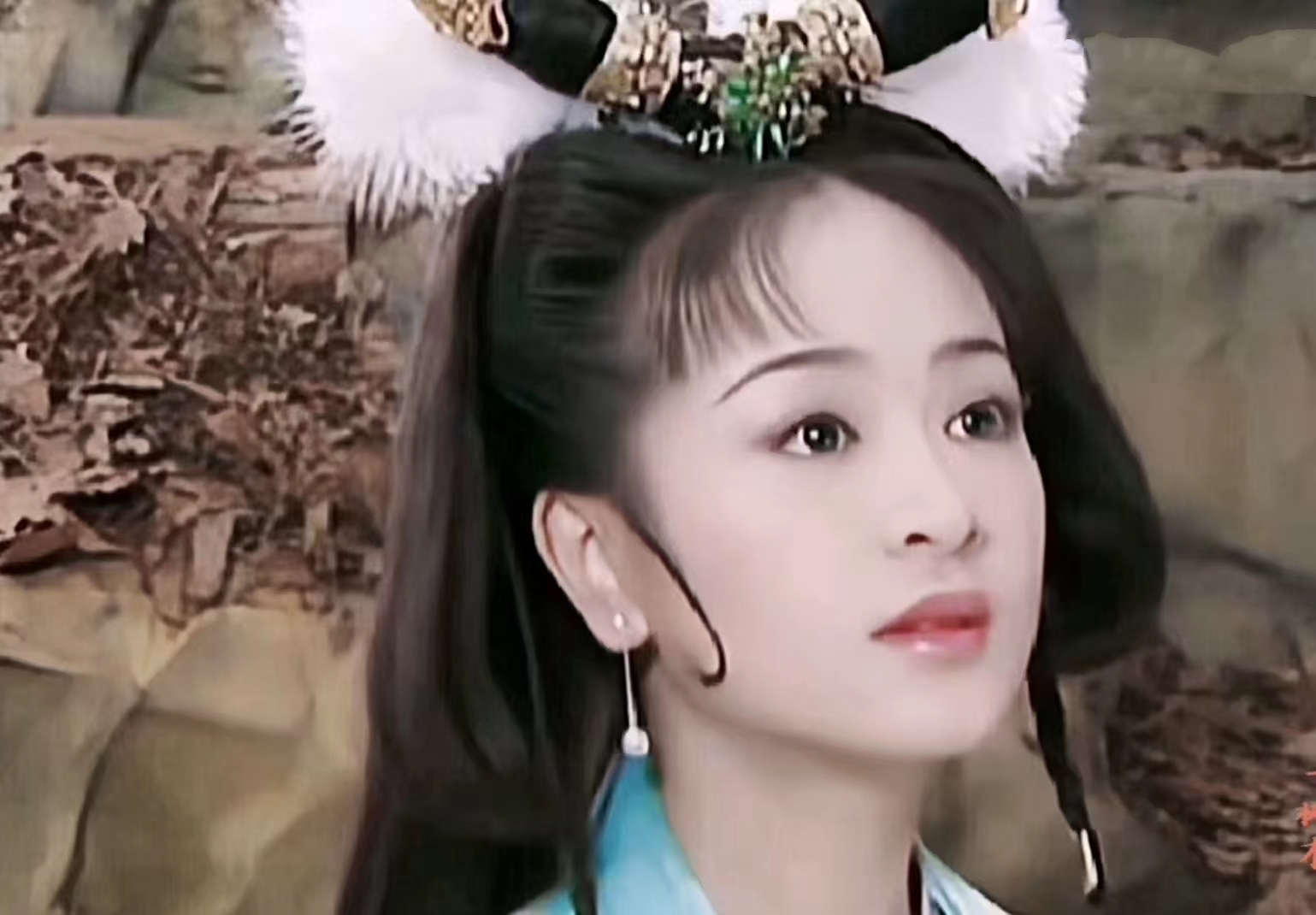 剧里土气十足的大妈，年轻时个个是风华绝代的大美人，差距太大了