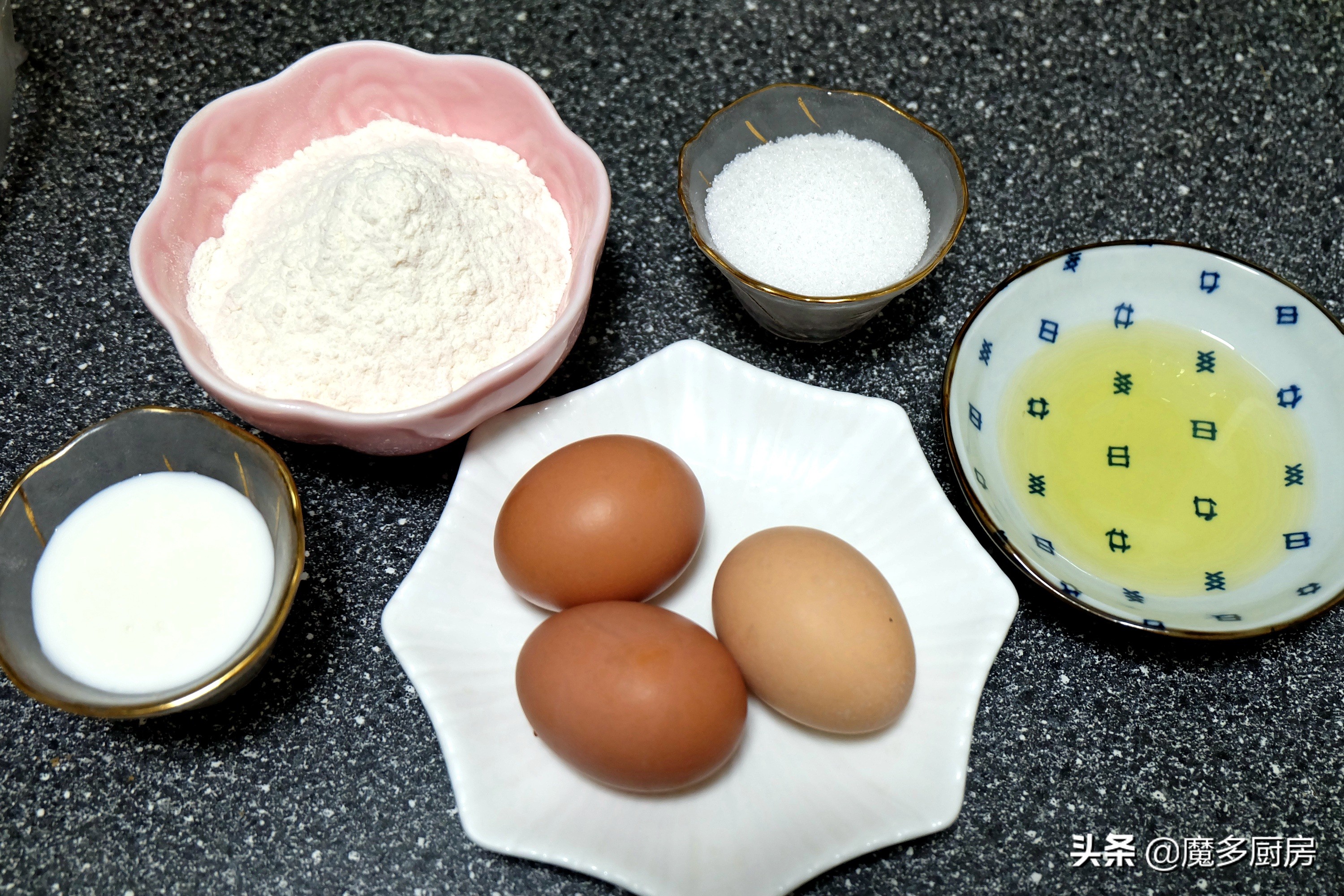 3个鸡蛋1碗面粉,教你做纸杯小蛋糕,低糖低油香甜松软,孩子爱吃