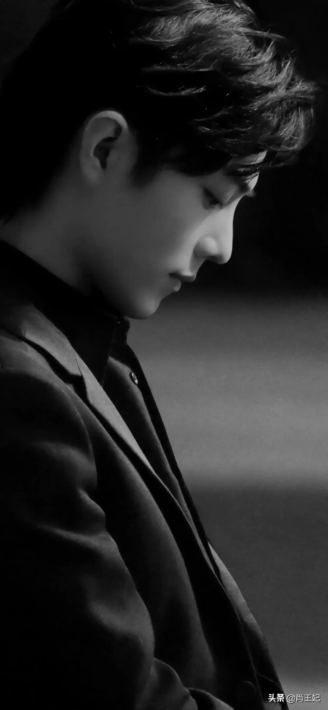 肖战他可真帅啊,帅到没边呀,这身材比例可太完美了