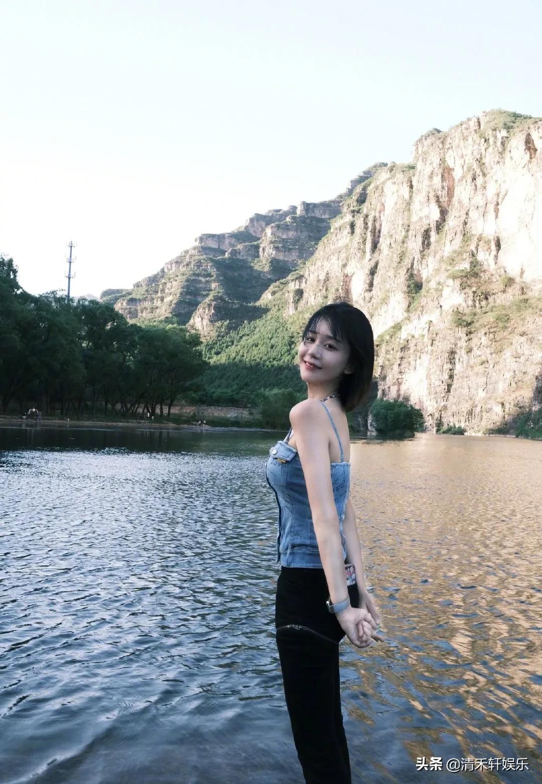 海陆，是一个活泼漂亮的小姐姐。爱外出旅游、也爱打拳，超酷