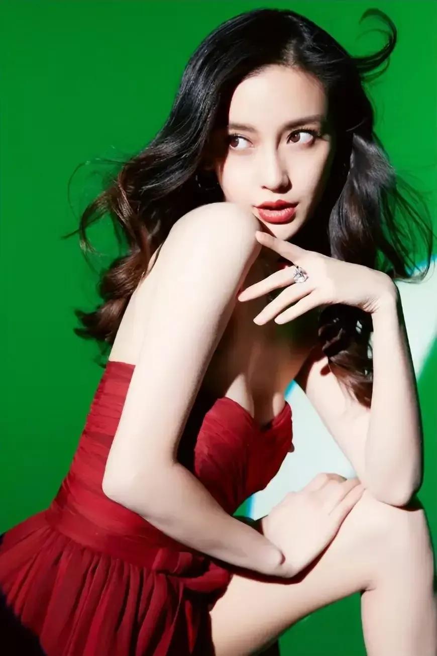 Angelababy:温婉大方，优雅迷人，魅力四射