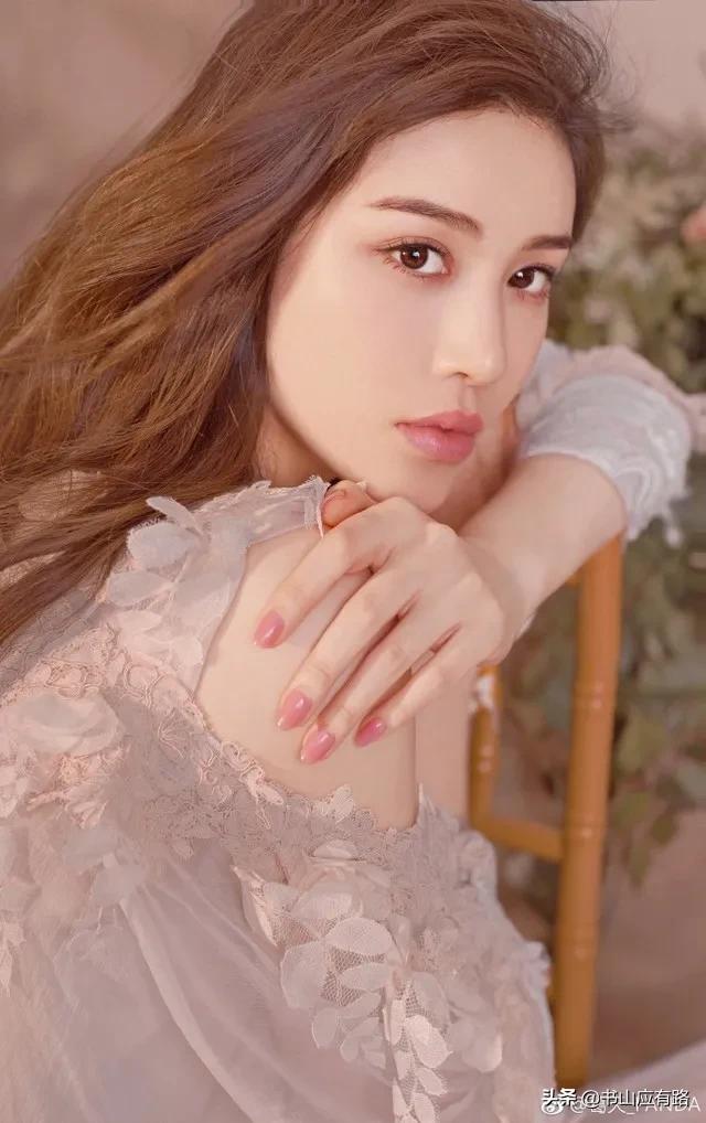 葛天：美得别有韵味，离婚后活成少女