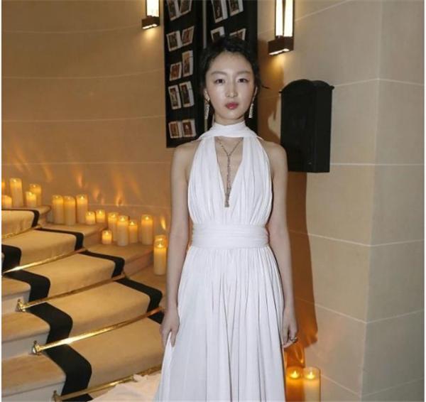 可头大身小排骨胸,女明星们瘦得这么病态也惊悚