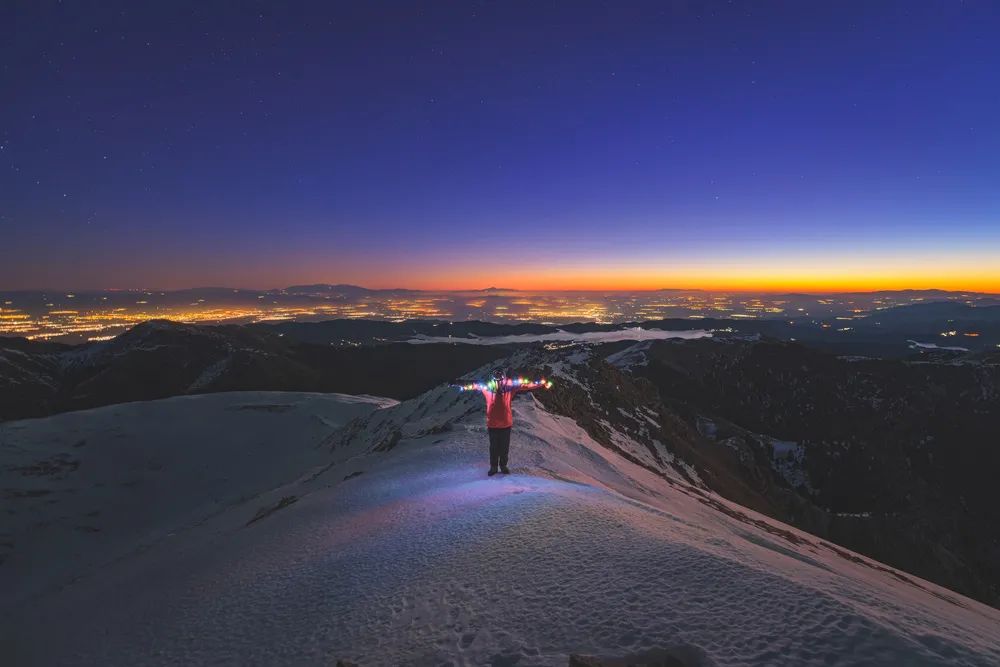 看了董璇救夫的幕后故事，才知道“多个朋友多条路”是个伪命题