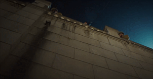 纹眉植发大红唇，手枪比肩迫击炮，想不到胡军还能接这种抗日神片