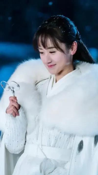 虎背熊腰别穿貂，有人臃肿邋遢，有人雍容华贵，差别太明显