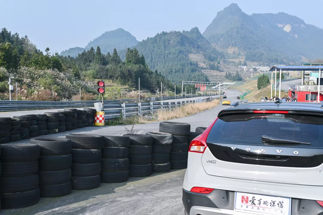 不甘平庸的另类钢炮——二手沃尔沃 V40CC