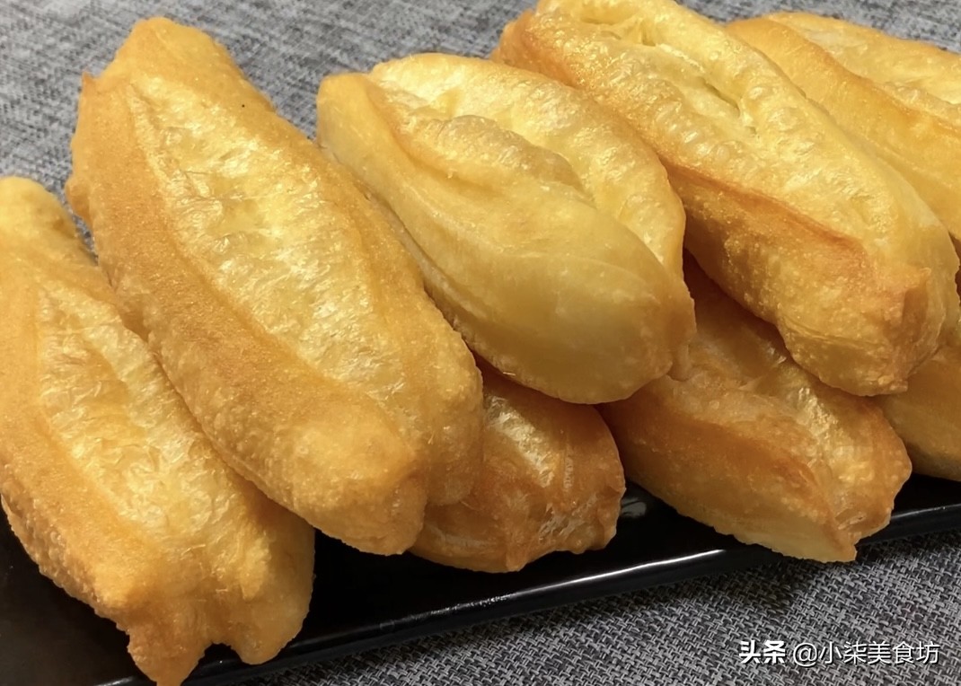 一斤面粉7两水，教你一个炸油条配方，学会都可以开店，别错过