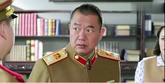 他位列十大元帅之一，却终生无后，一生历经三段悲情婚姻