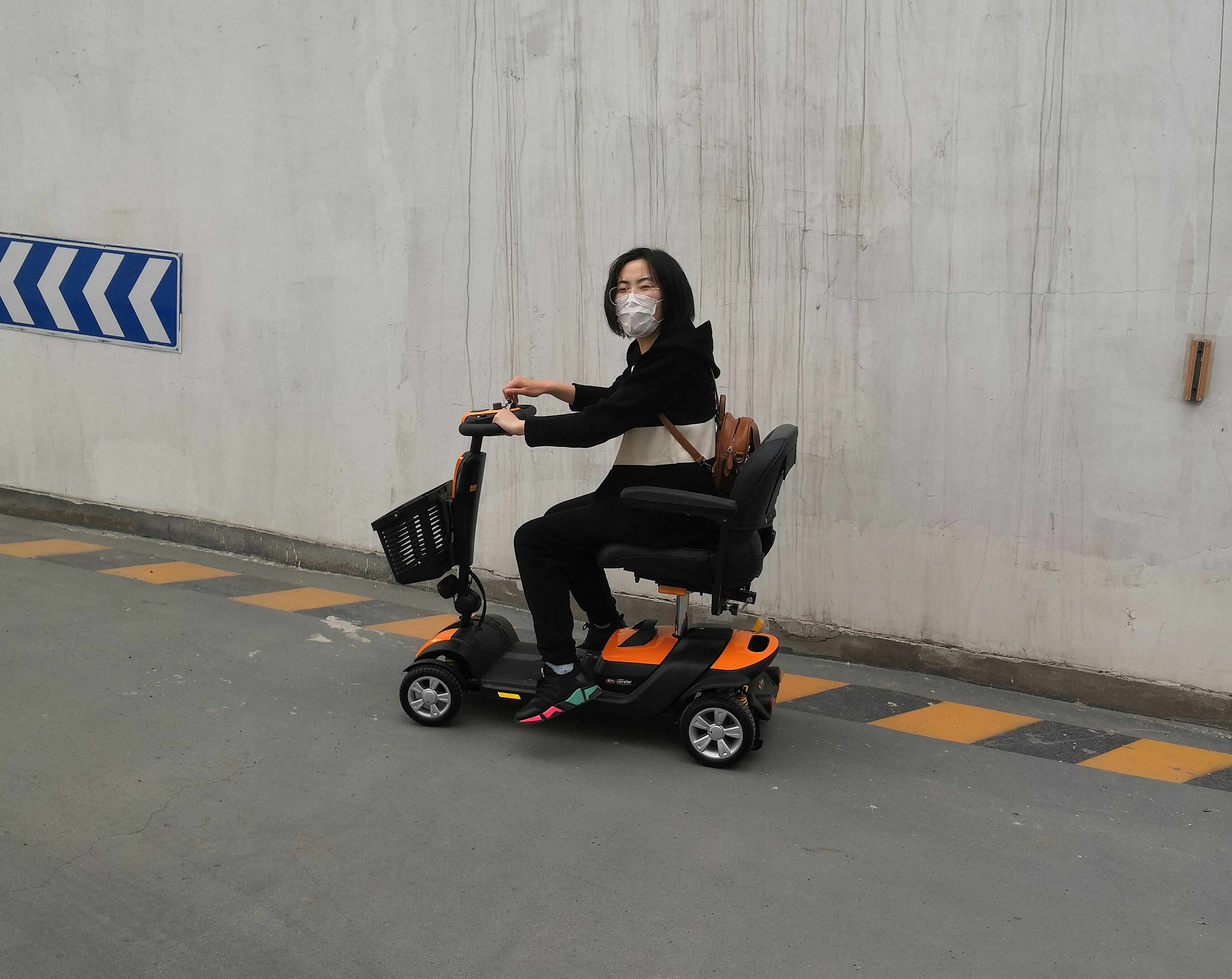 改善行动不便的老年人出行生活的利器,开天乐老年代步车