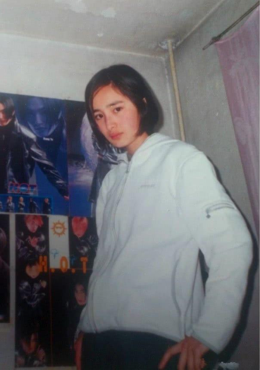 女明星十几岁的“少女之美”，干净清淡、浑然天成，我出不去了