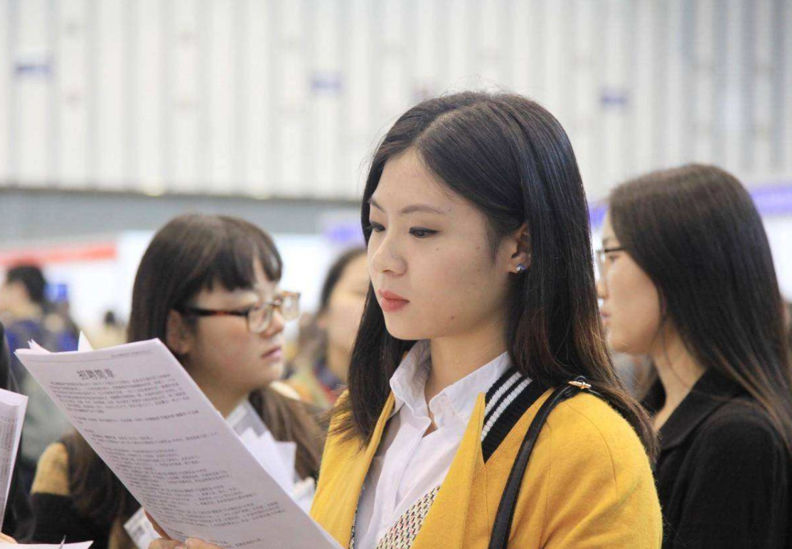 “编制”新变化，三大岗位摇身一变成“合同工”，教师也在其中？