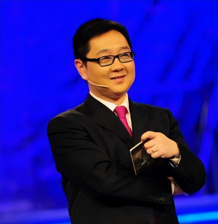 同为《今日说法》主持，撒贝宁成央视红人，张绍刚却在网综混饭吃