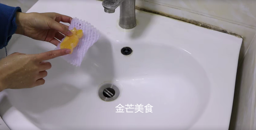 肥皂放在油烟机上涂一涂，效果这么厉害，我也是刚学会，涨知识了