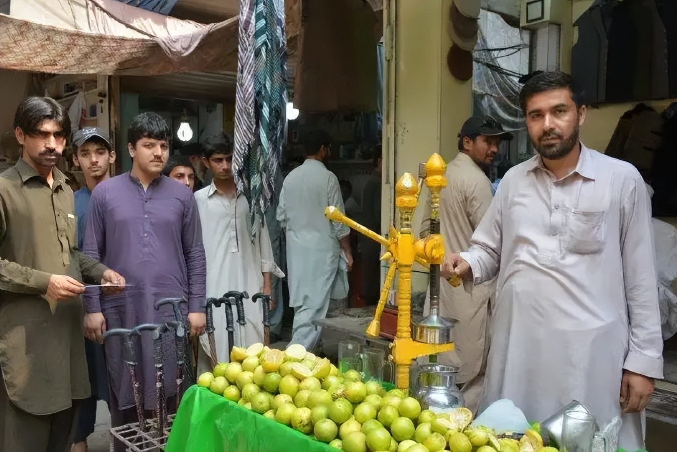 如果想去巴基斯坦白吃白喝，那还是不要去了，不会有这么好的待遇