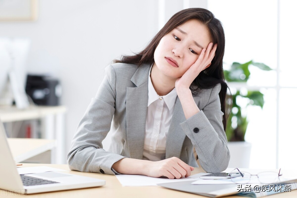 自媒体写作变现靠爆款，如何才能写出爆款呢？爆款写作三要素