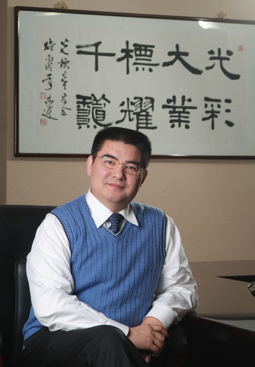 曾经高调捐款20亿，却被曝出接连造假，陈光标是真慈善还是假作秀
