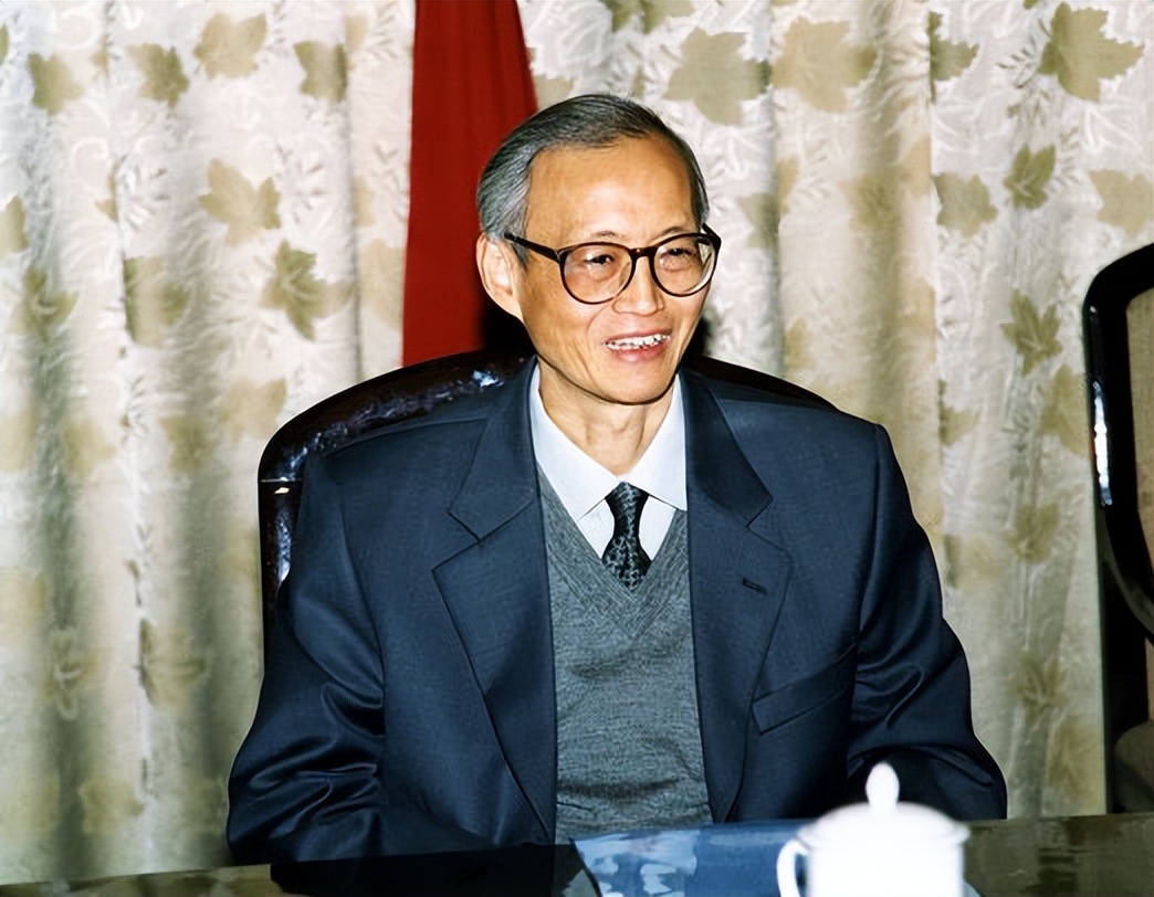 7名院士“坐镇”同一学院！揭秘东南大学连创全国唯一、江苏第一的原因！