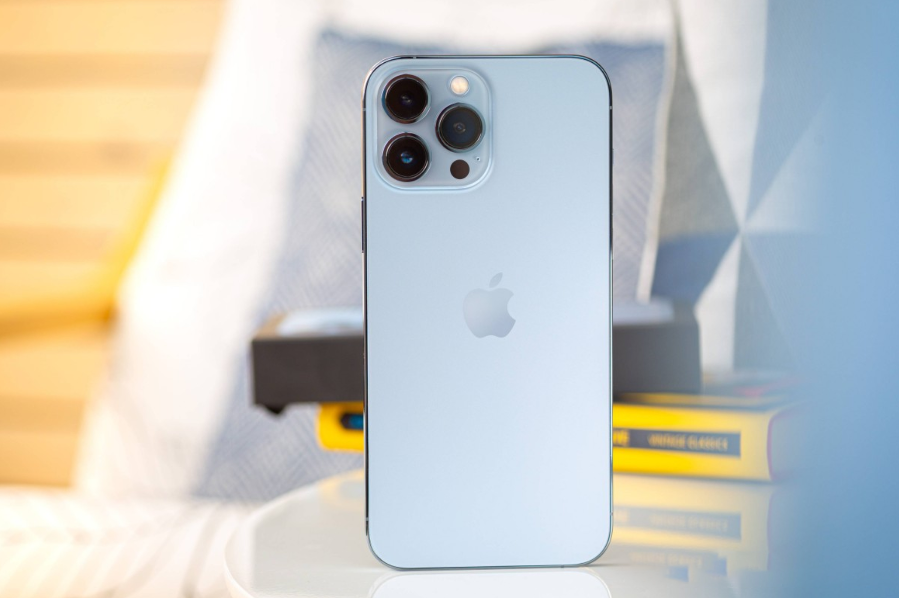 买手机不能太小气，一步到位，这3款用4年没问题