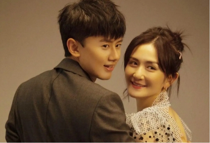 谢娜,终于被"打回原形"-热门资讯