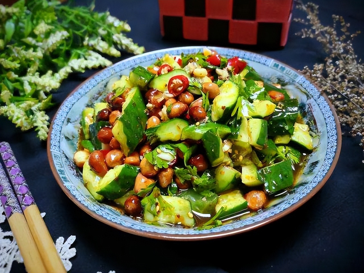 推荐菜谱:凉拌黄瓜