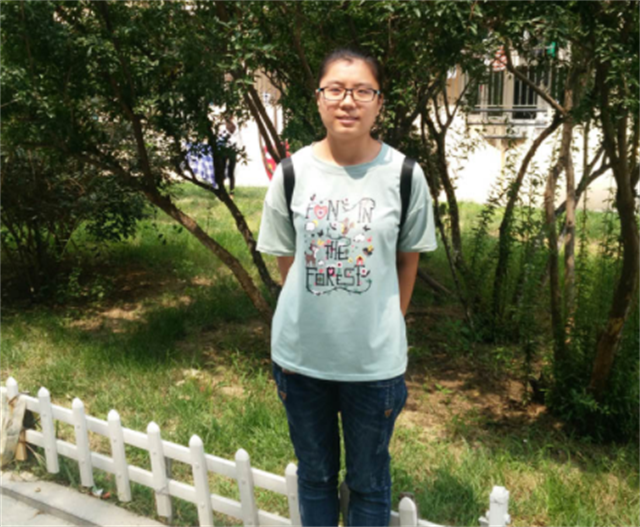 2017年山东农村四胞胎姐妹花同时考上大学，父母给他们买了部手机