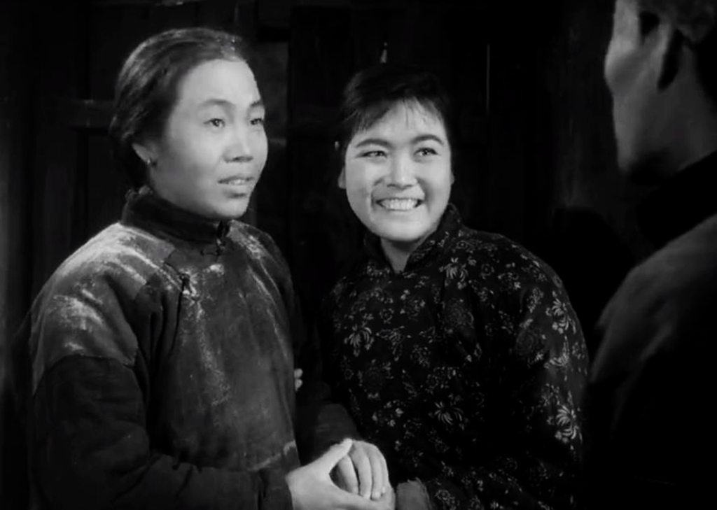 影海拾珠：《苦菜花》堪称经典，演冯大娘儿女的几位演员后来怎样