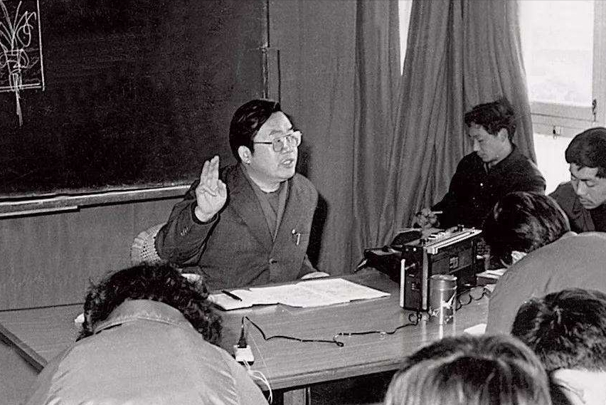 16岁考入985大学，终身研究一个数学公式，如今每个月领400元低保