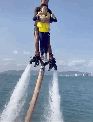 杜江陪霍思燕甜蜜度假后，晒和儿子滑雪照，8岁嗯哼越来越像爸爸