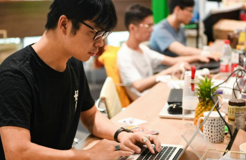 大学生想“留校任教”并不简单，满足这几个条件，就有机会