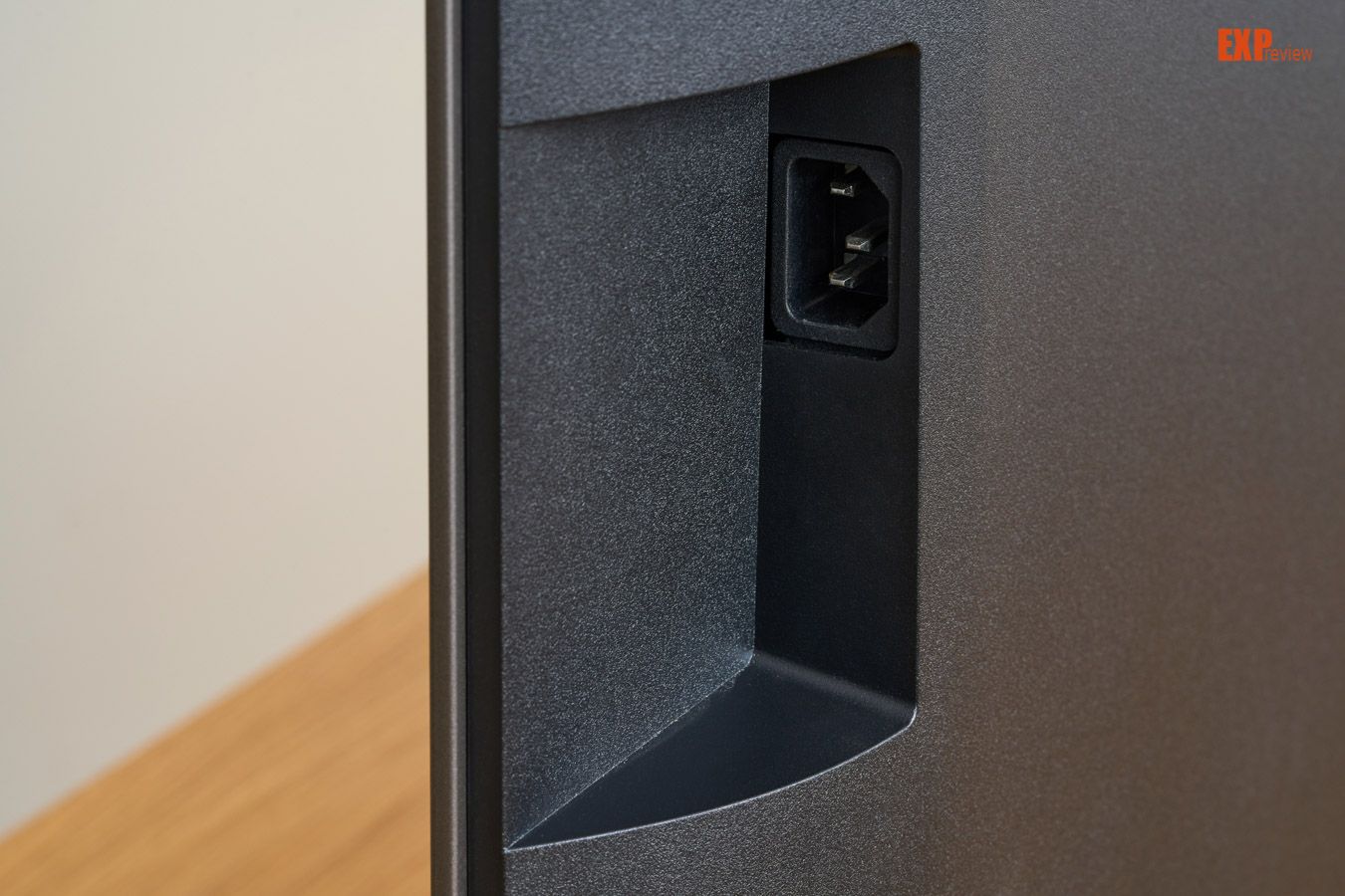?技嘉AORUS FO48U顯示器評測：無須多言的OLED利器
