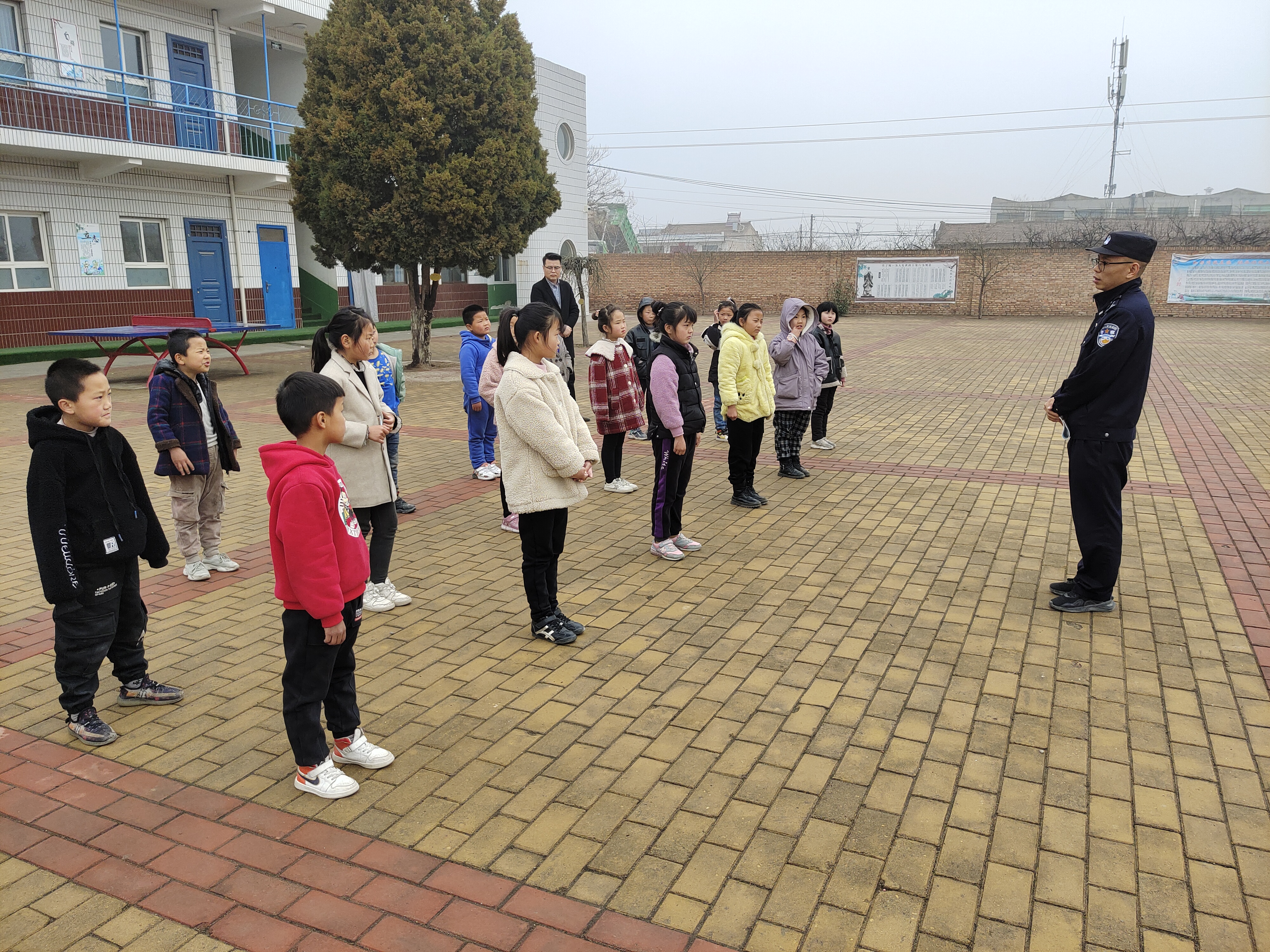 延安铁路公安处蒲城东站派出所：开学第一课 安全记心中