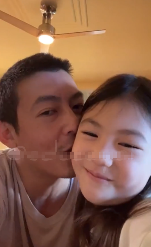 陈冠希承认撞脸赵本山！直言联名很值钱，与女儿嘴对嘴亲吻引热议